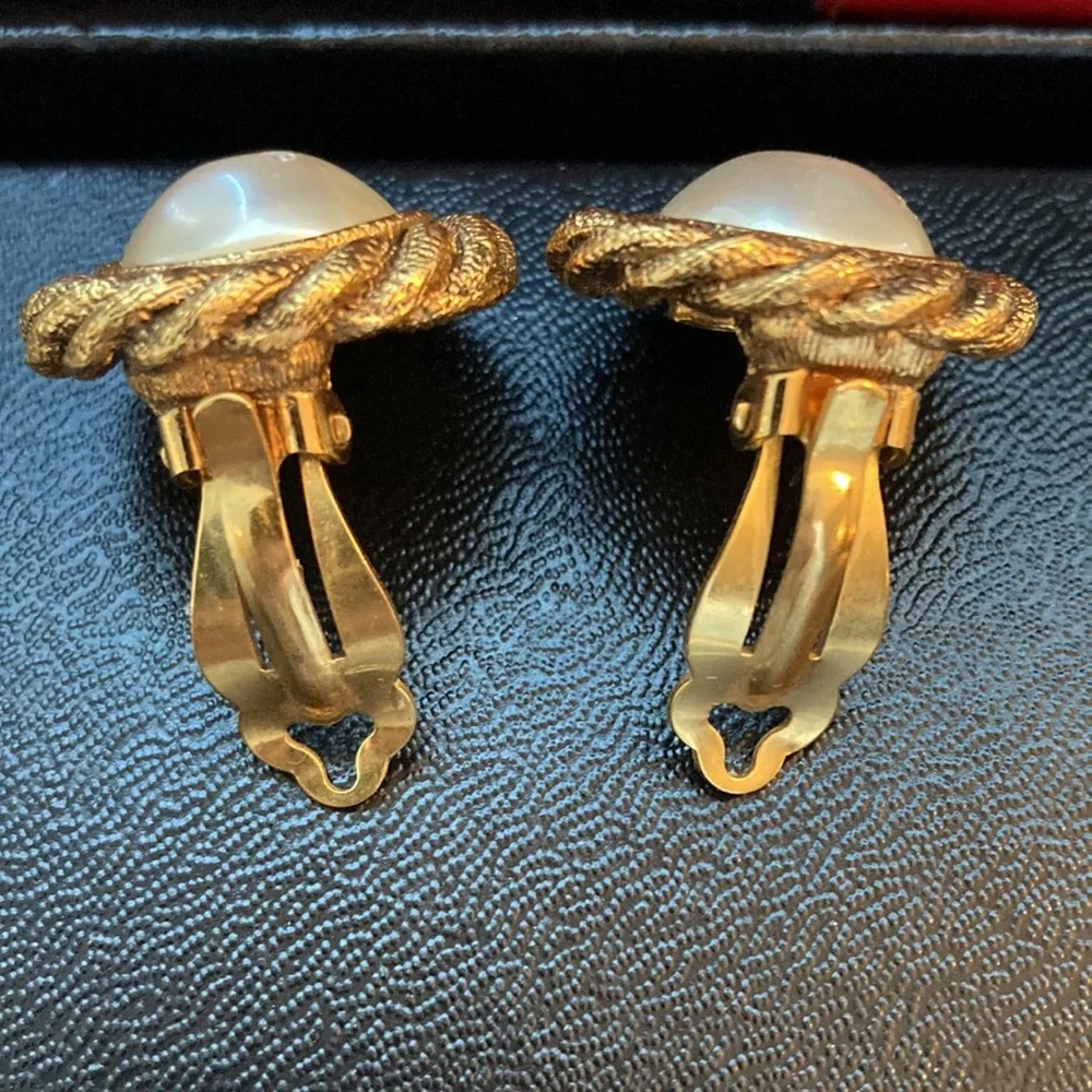 Authentic Chanel Vintage Faux Pearl Clip On Earrings - Picture 6 of 9
